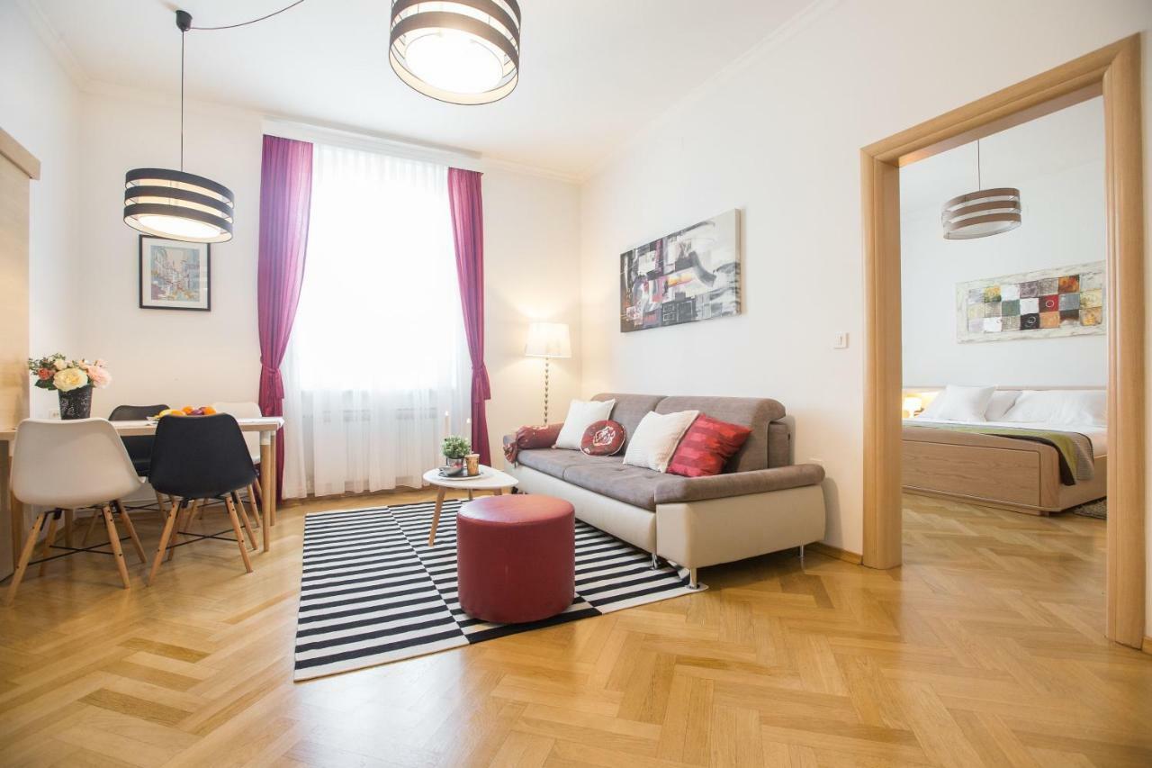 Angela Main Street Luxury Oasis & Free Parking Leilighet Zagreb Eksteriør bilde