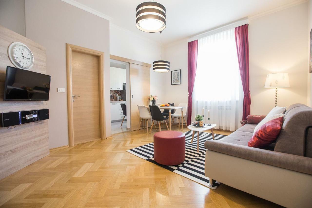 Angela Main Street Luxury Oasis & Free Parking Leilighet Zagreb Eksteriør bilde