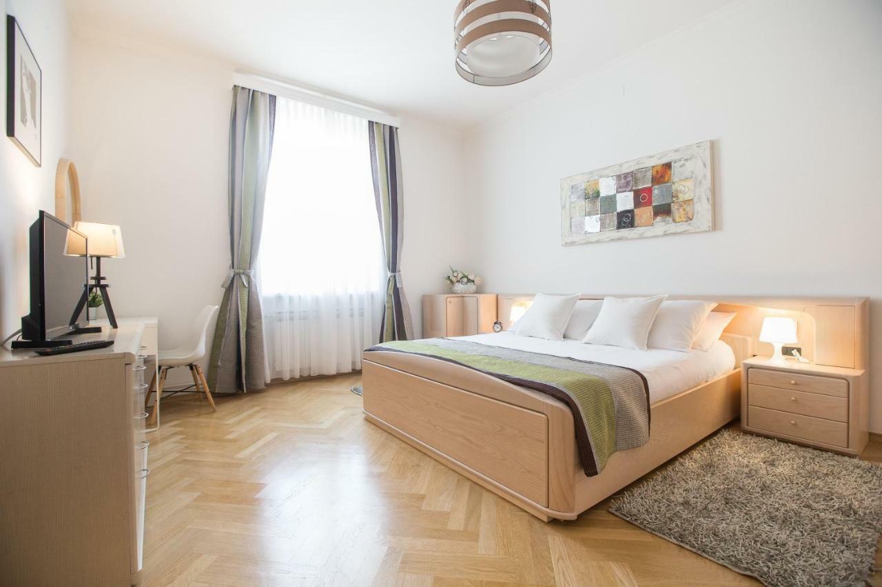Angela Main Street Luxury Oasis & Free Parking Leilighet Zagreb Eksteriør bilde