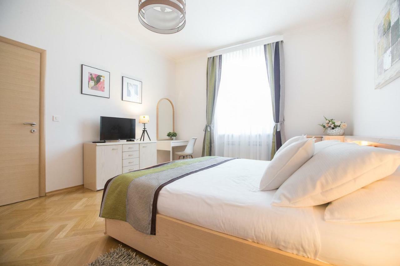 Angela Main Street Luxury Oasis & Free Parking Leilighet Zagreb Eksteriør bilde
